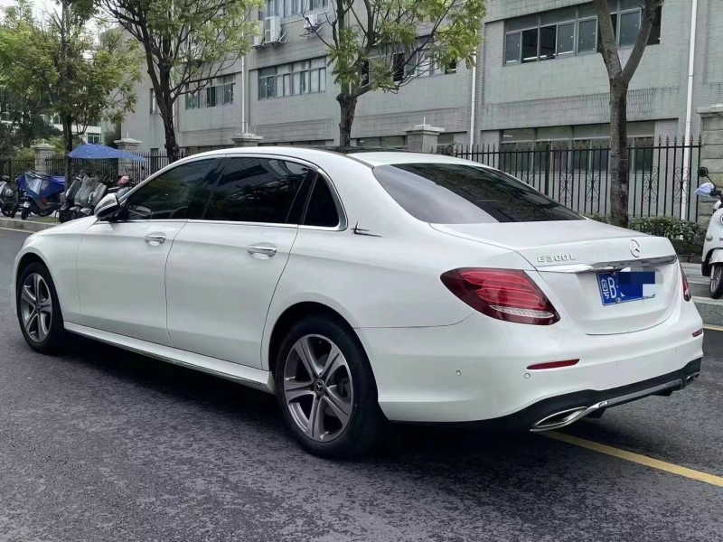 深圳18年奔驰E8