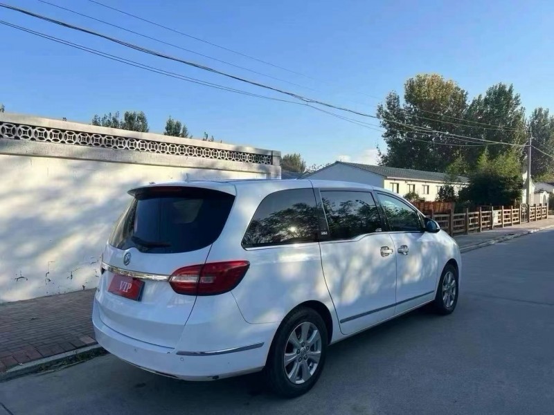 泰安16年别克GL84