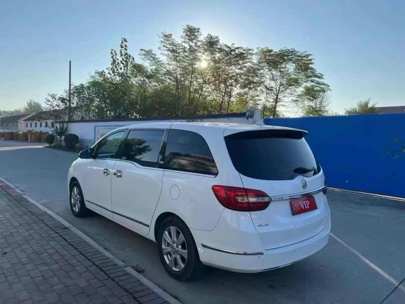 泰安16年别克GL87