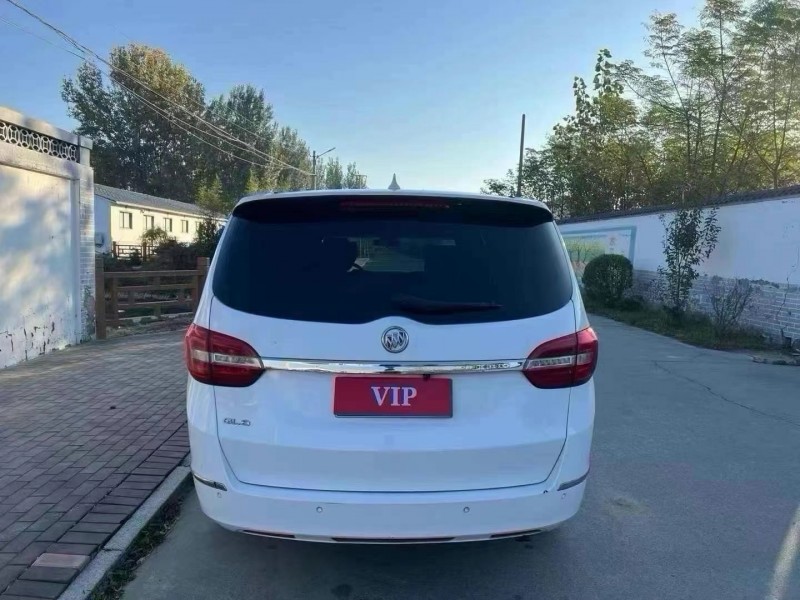 泰安16年别克GL89