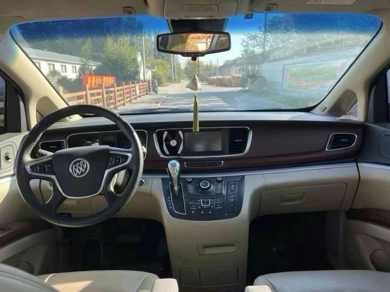 泰安16年别克GL88