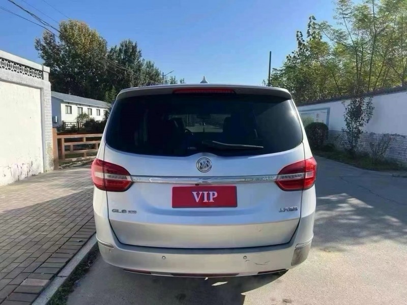 泰安16年别克GL89