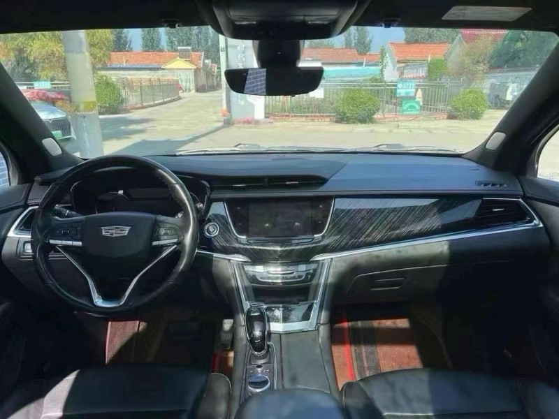 泰安21年凯迪拉克XT68