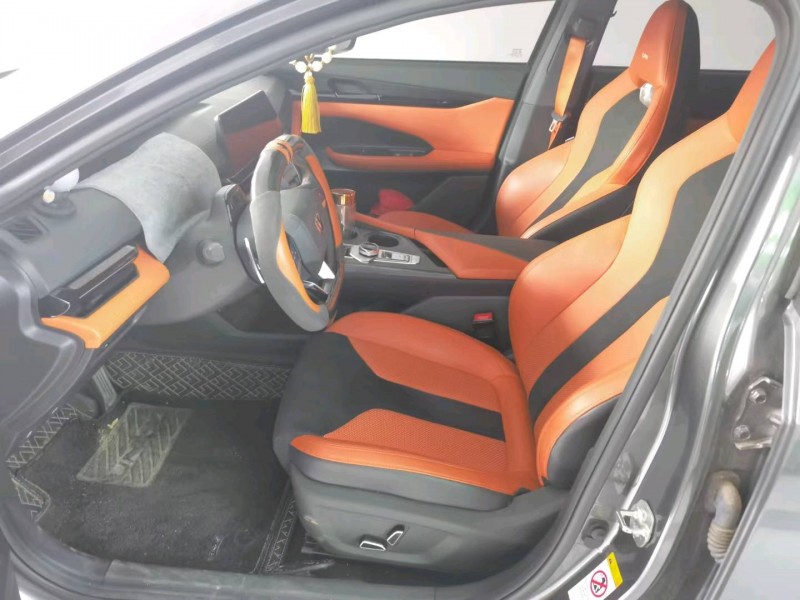 东莞23年长安汽车UNI-V6