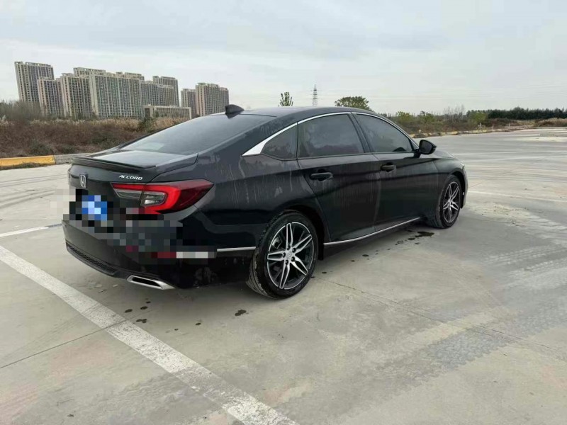 济宁23年本田雅阁8