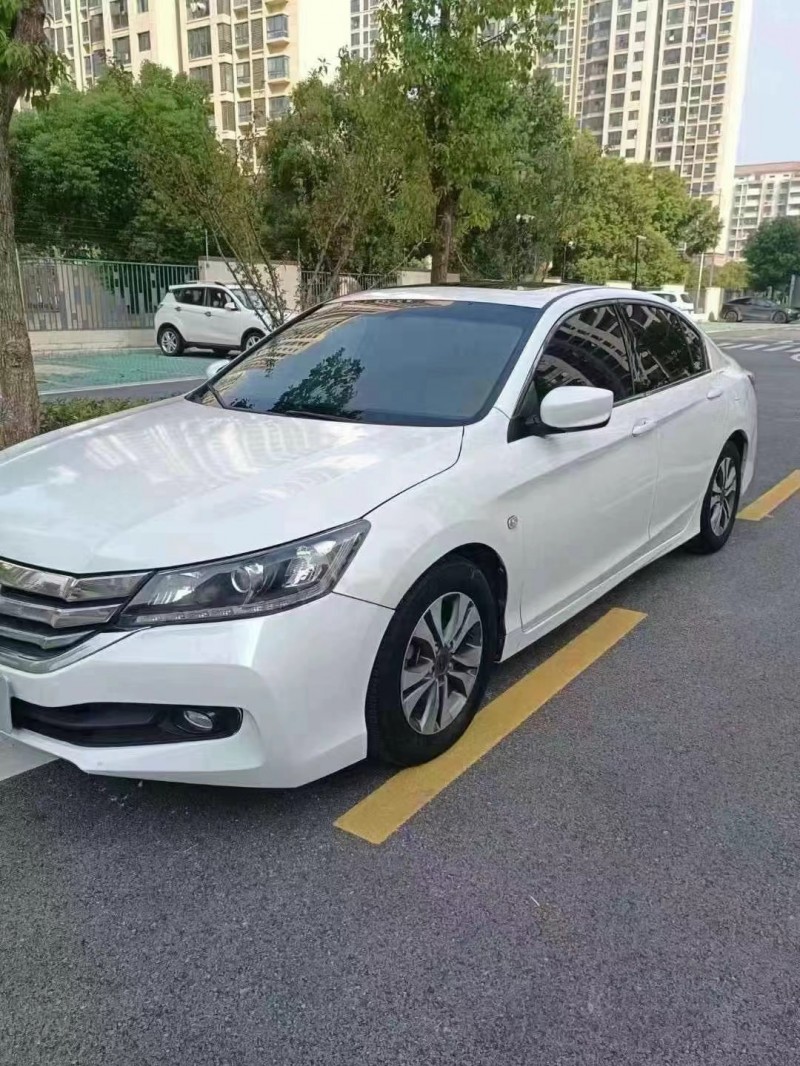 济宁15年本田雅阁2