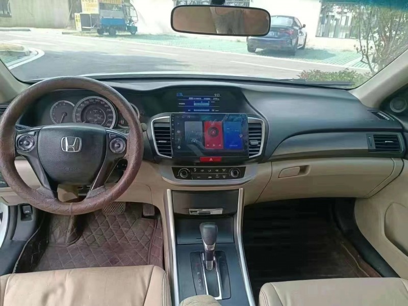 济宁15年本田雅阁4