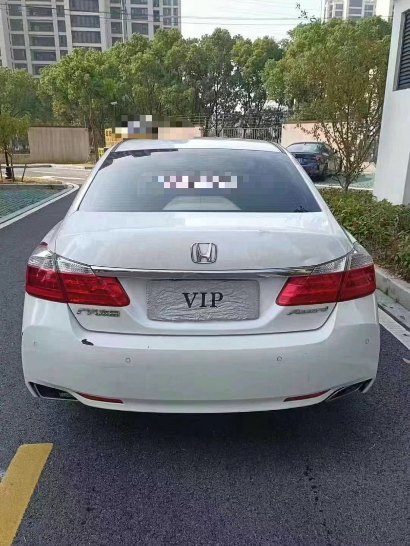 济宁15年本田雅阁9