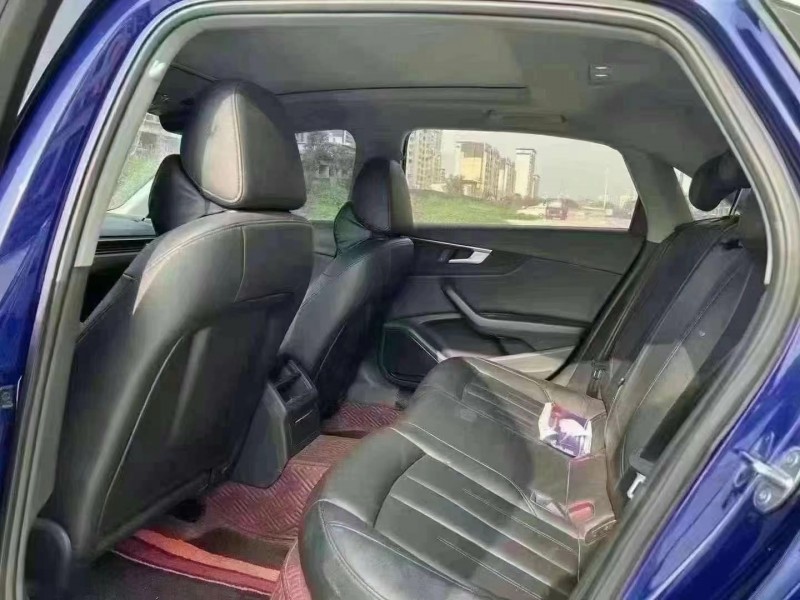 济宁19年奥迪A4L6