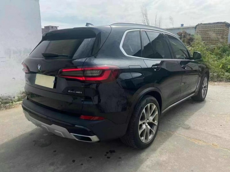 广州21年宝马X58