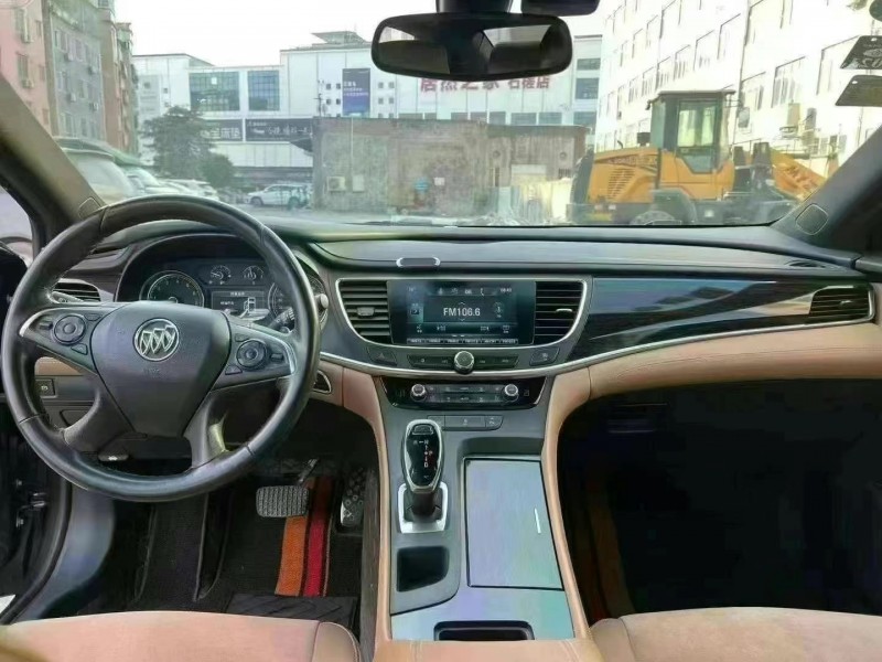 东莞17年别克君越8