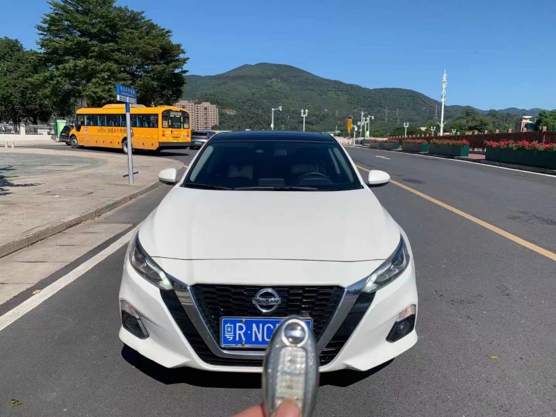 广州22年日产天籁1