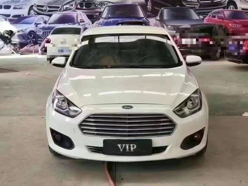 济宁17年福特福睿斯1