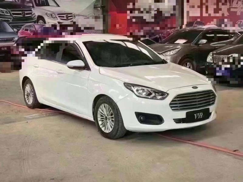 济宁17年福特福睿斯2