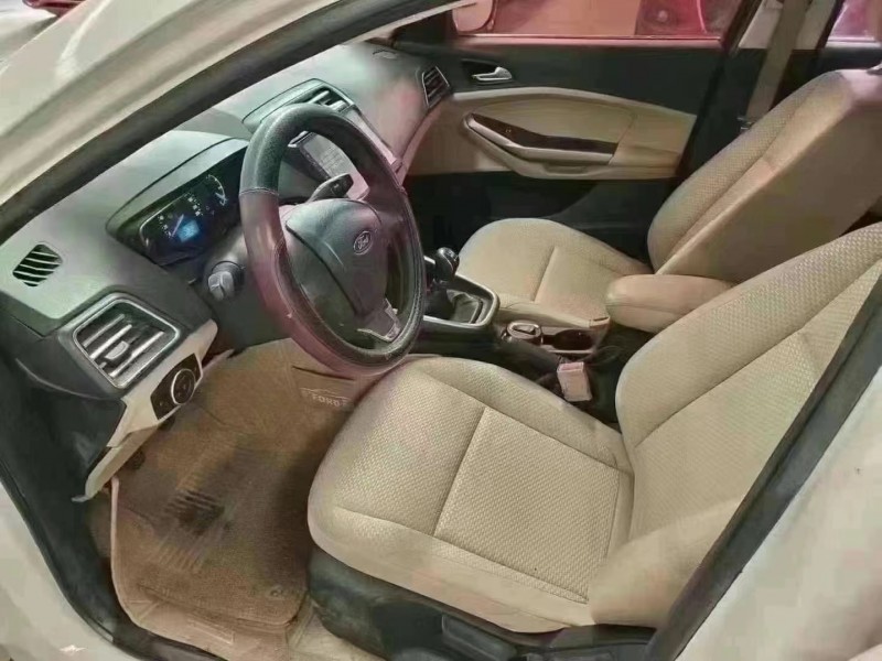 济宁17年福特福睿斯3