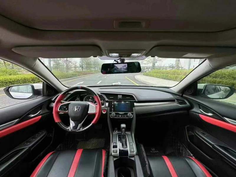 青岛21年本田思域7