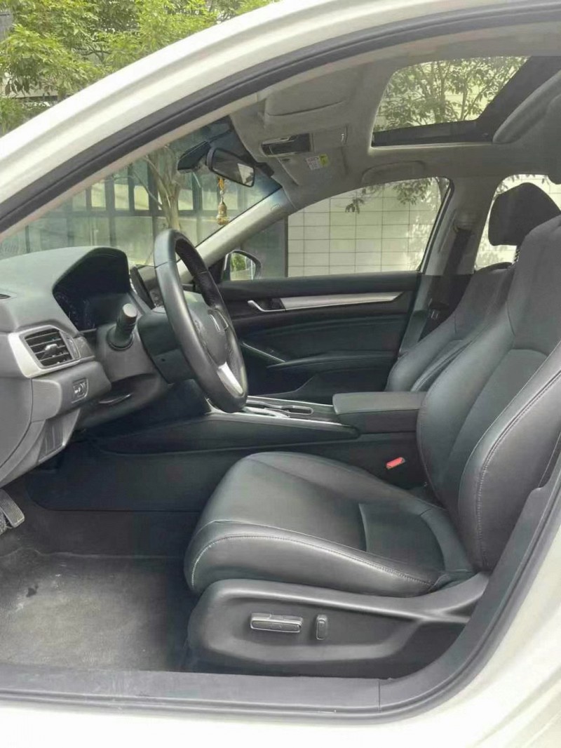 佛山22年本田雅阁6