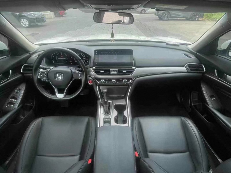 佛山22年本田雅阁7