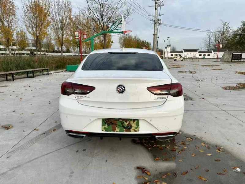 徐州19年别克君威9