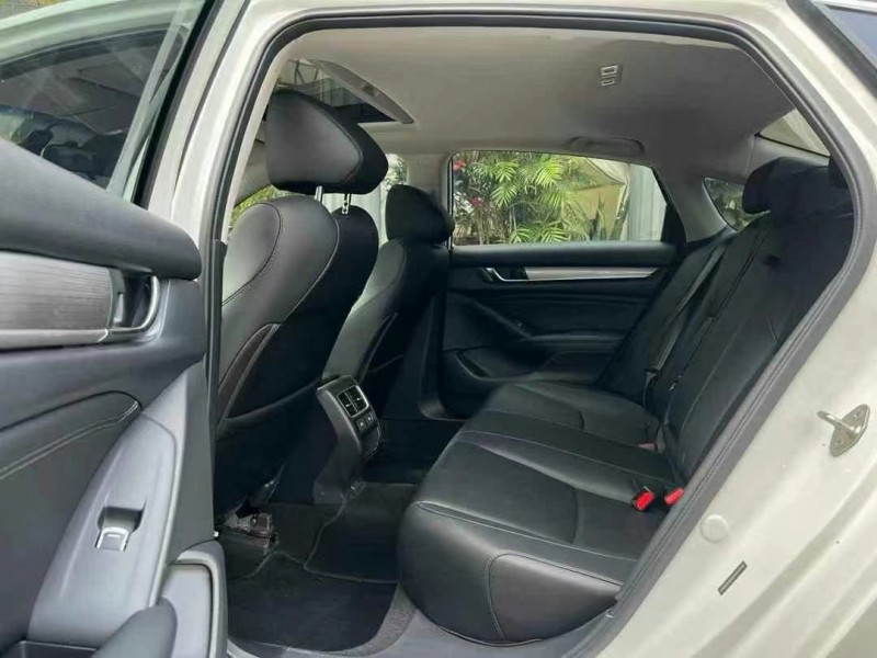 东莞22年本田雅阁4