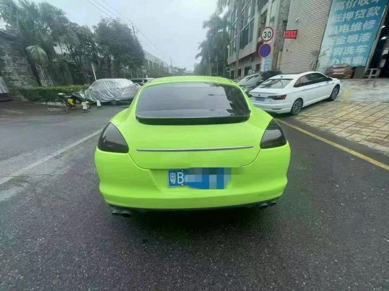 广州12年保时捷帕拉梅拉8