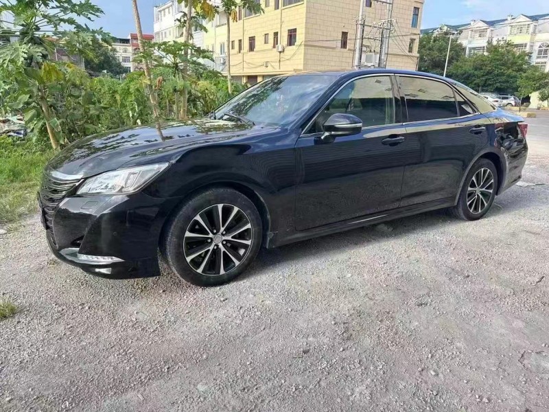 广州18年丰田皇冠2