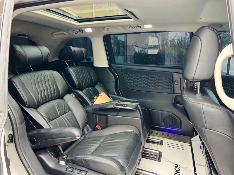 济宁23年本田艾力绅3