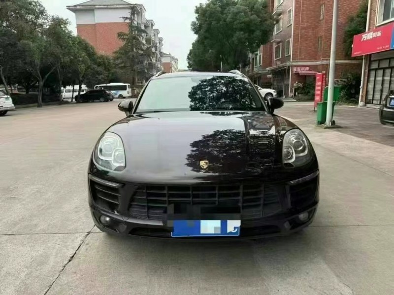 紹興16年保時捷Macan1