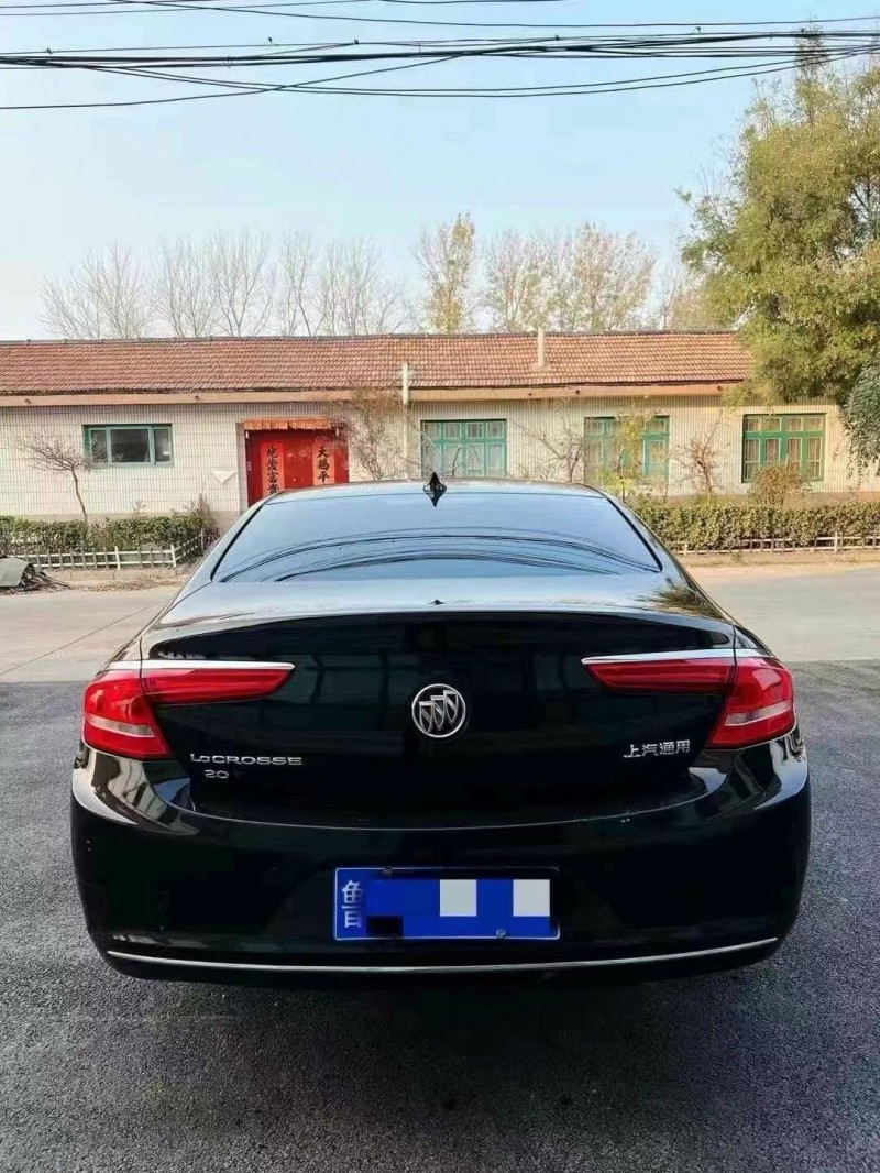 济宁19年别克君越2