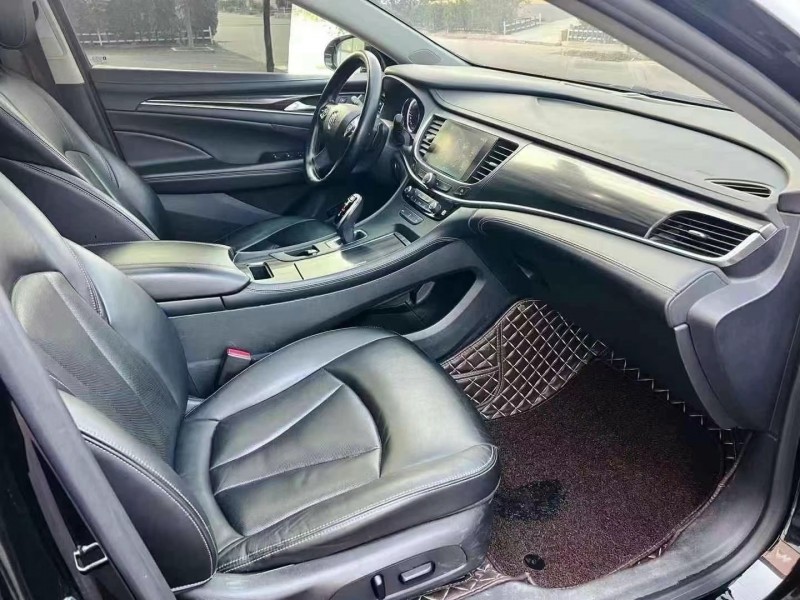 济宁19年别克君越4