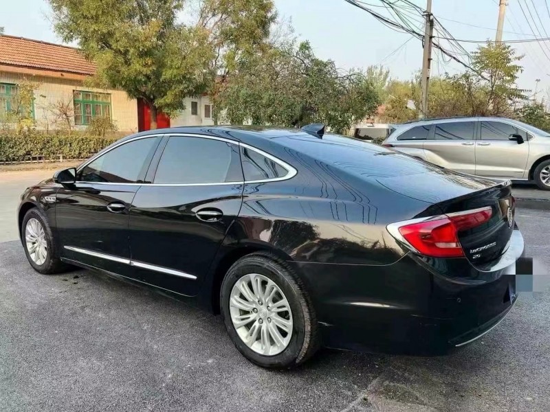 济宁19年别克君越5