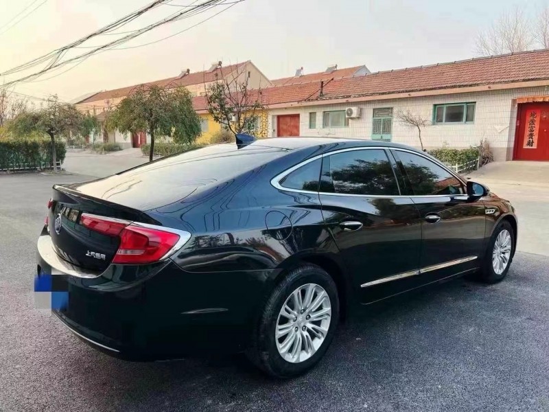 济宁19年别克君越8