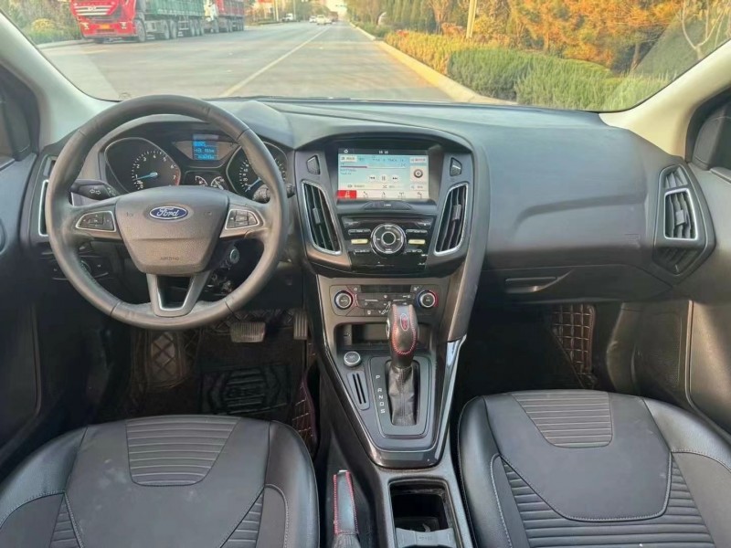 济宁17年福特福克斯5