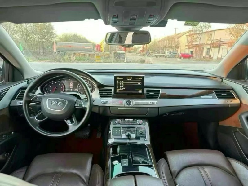 济宁14年奥迪A8L2