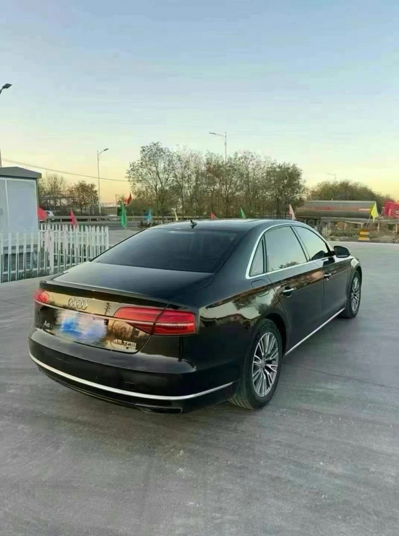 济宁14年奥迪A8L7