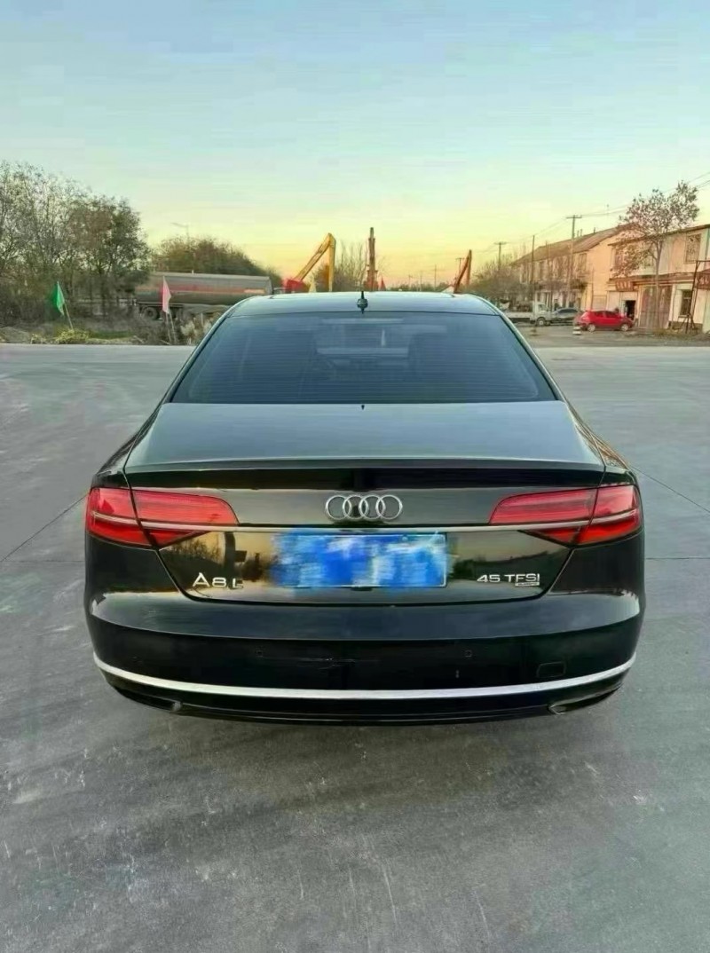 济宁14年奥迪A8L8