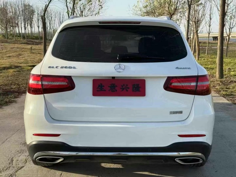 济宁19年奔驰GLC7