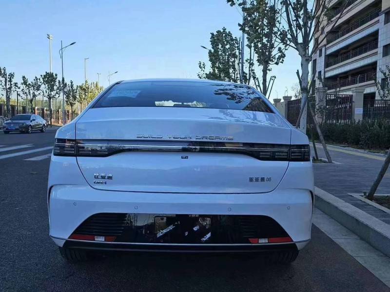 保定24年比亚迪驱逐舰7