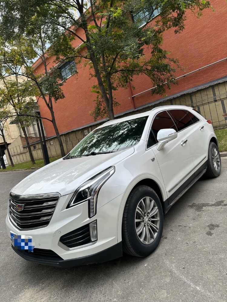 成都17年凱迪拉克XT52
