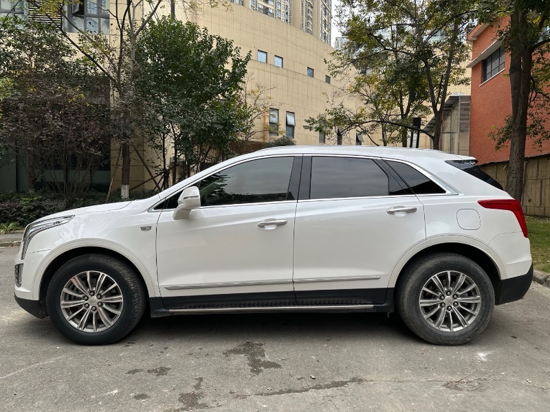 成都17年凱迪拉克XT53