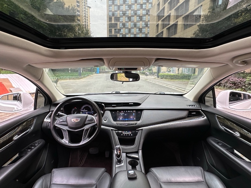 成都17年凱迪拉克XT55