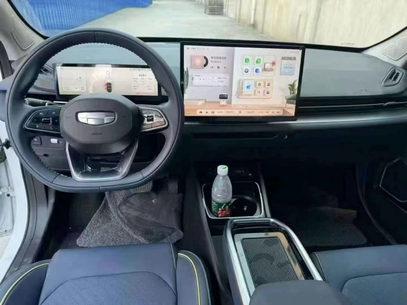 成都24年吉利几何5