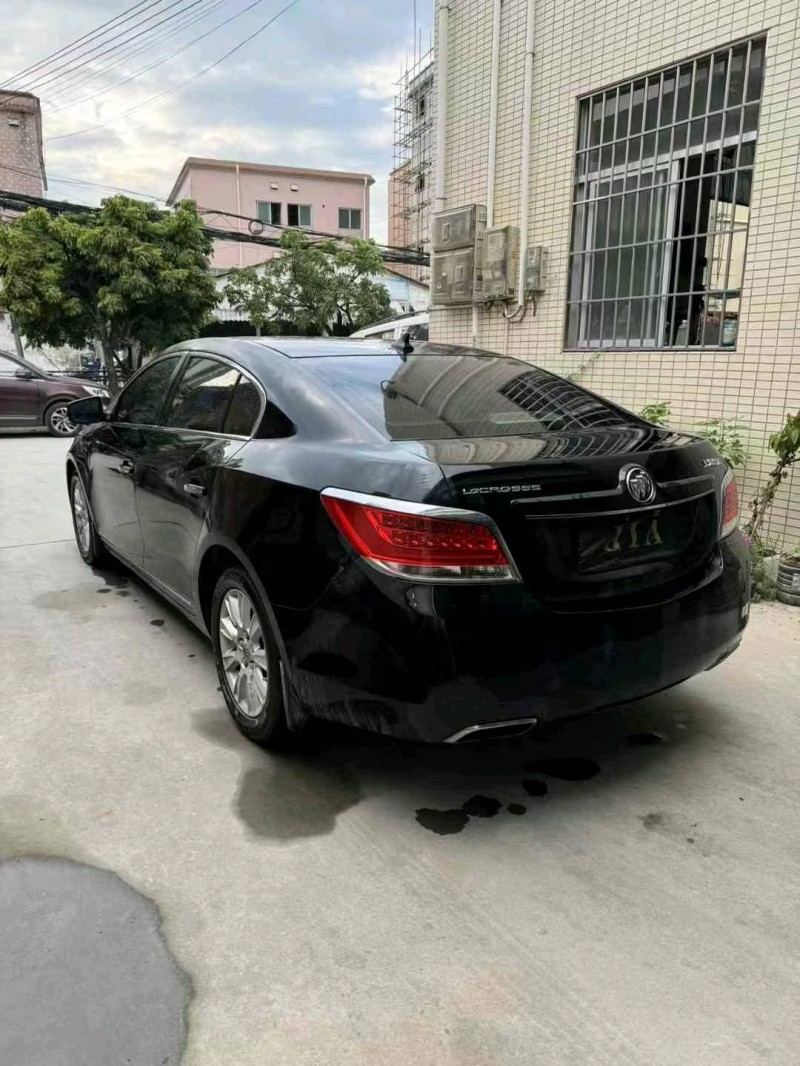 东莞13年别克君越8