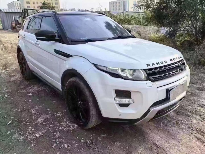 青岛13年路虎极光3