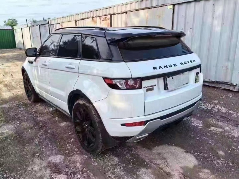 青岛13年路虎极光8