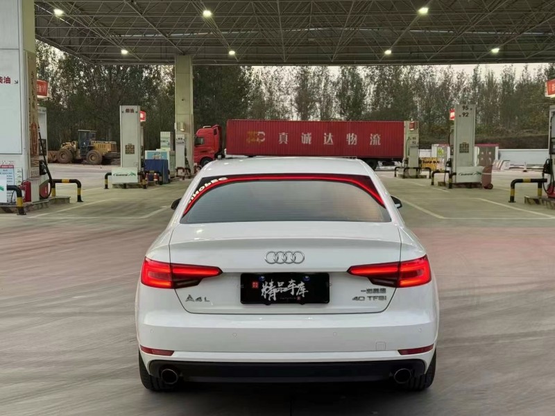 济宁16年奥迪A4L9