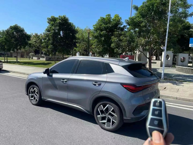 深圳24年比亚迪元8