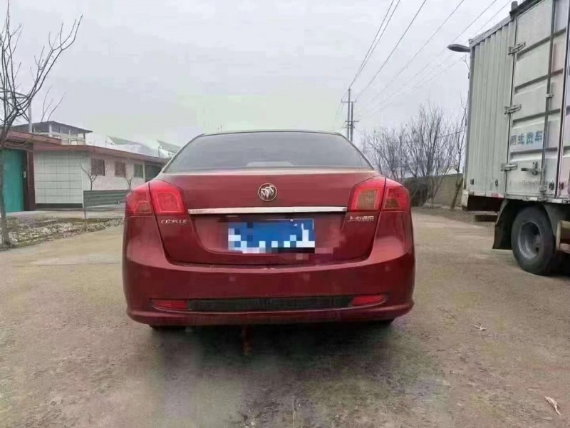 青岛14年别克凯越9