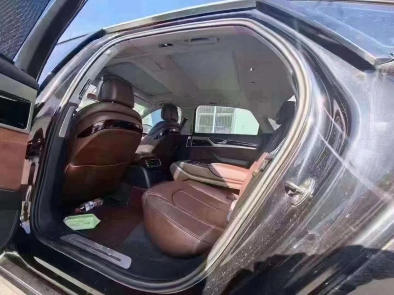 青岛12年奥迪A8L6