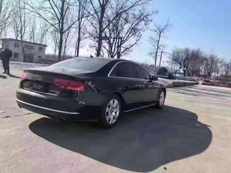 青岛12年奥迪A8L7